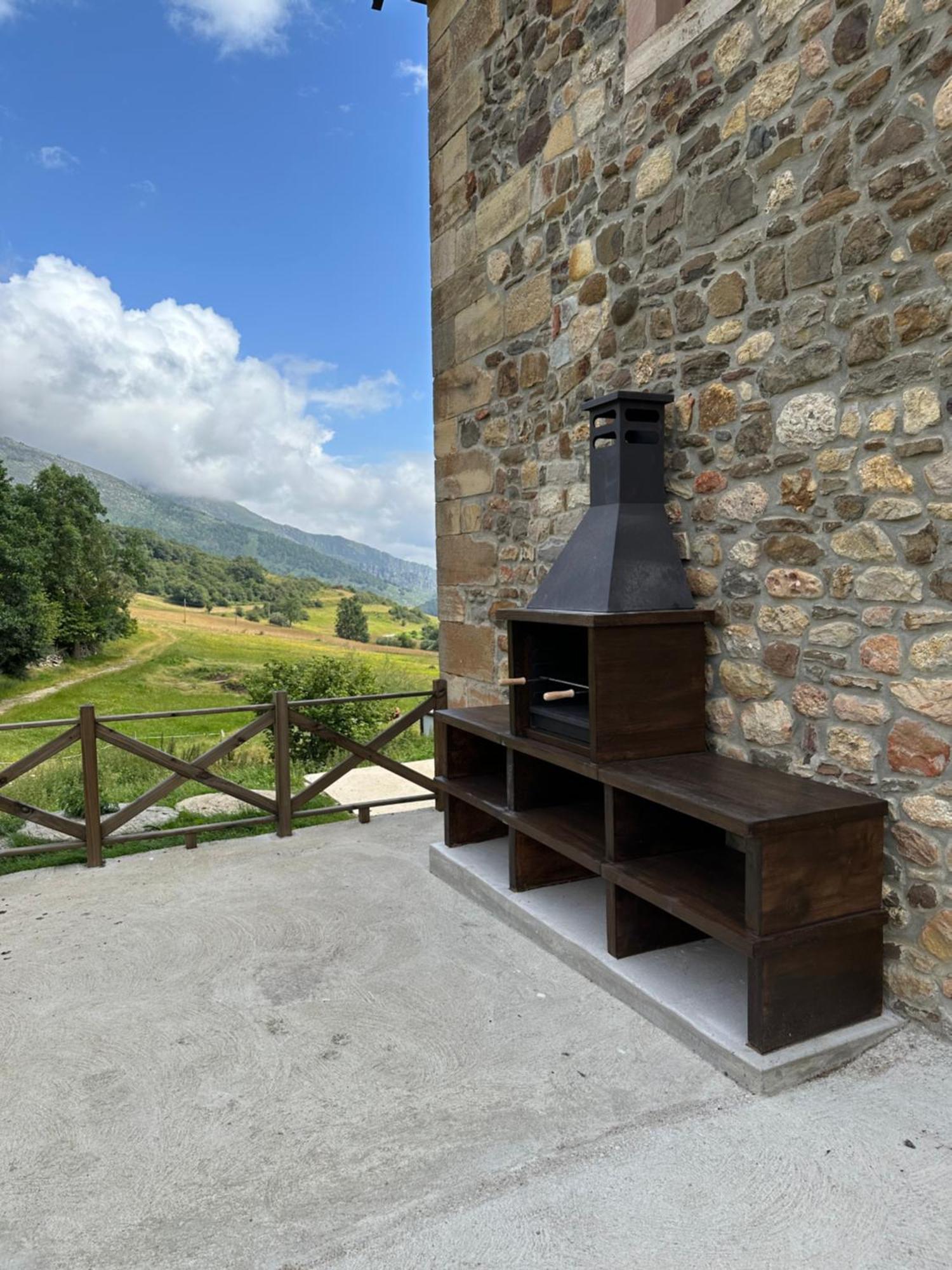 La Casona De Lombrana, En Polaciones Esterno foto